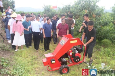 脫貧路上再添新動(dòng)力 夏蔚鎮(zhèn)農(nóng)機(jī)專業(yè)合作社助推農(nóng)業(yè)機(jī)械服務(wù)升級(jí)